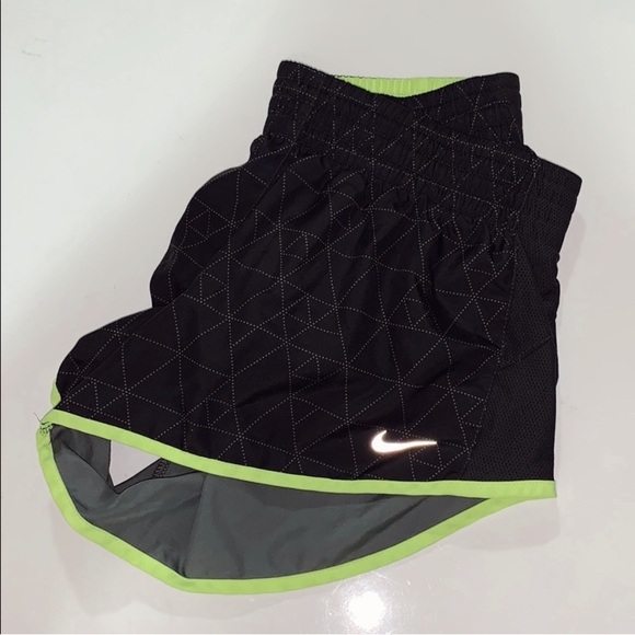 Nike Pants - NIKE ATHLETIC SHORTS